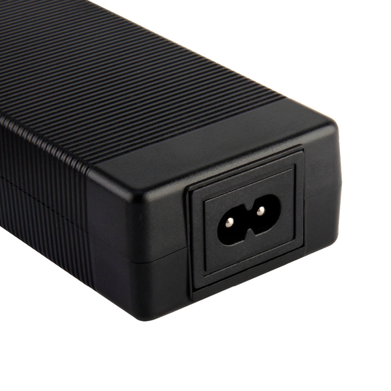12.6V 3A Lithium Battery Charg - Fish Finder Charger recensione e prezzo